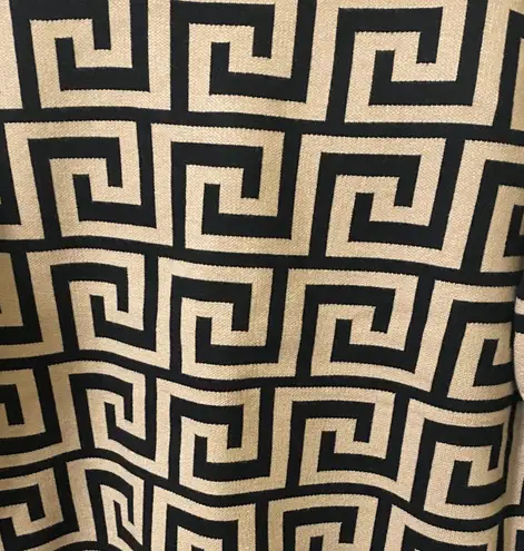 NEW Geometric Patterned Black and Tan Sweater Size undefined