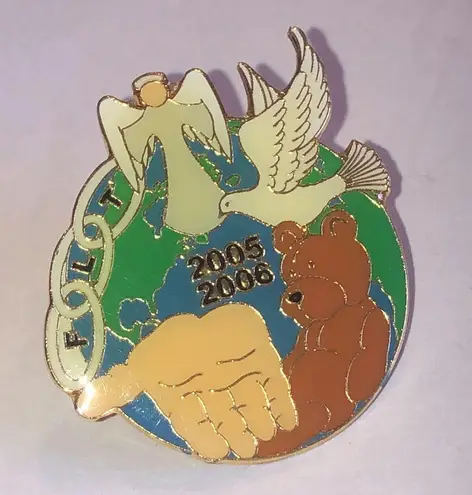 Independent Order of Odd Fellows Daughters of Rebekah 2005 2006 FLT Pin Gold