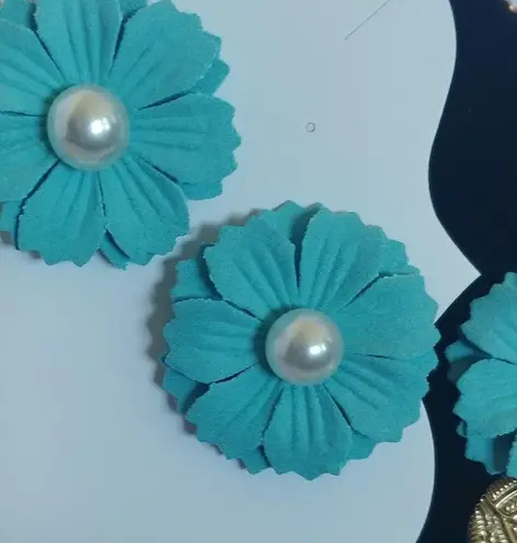 Unique Blue Flower Gold Leaf Statement Necklace Set