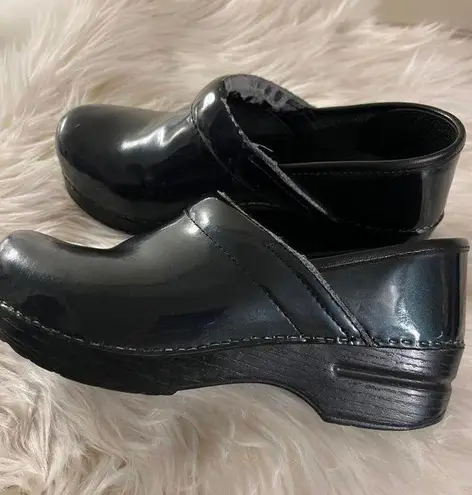 Dansko Professional Clogs - Dark Green Patent Leather size 37