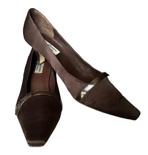 J. Loren Collection vintage brown fabric covered pumps with square toes size 8.5