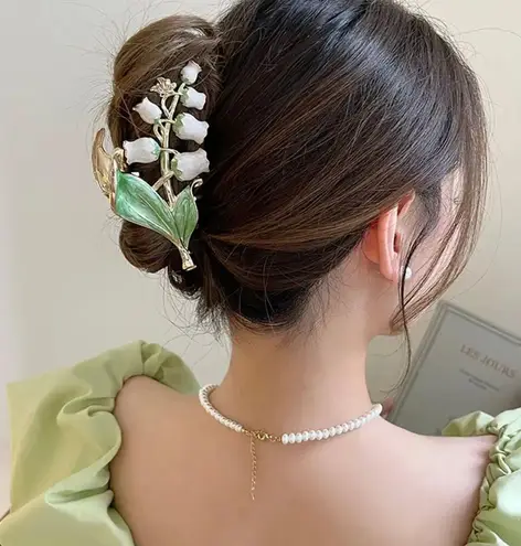 Metal Tulip Rhinestones Hair Claw Eegant Clip Multiple