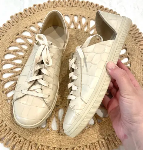 Freda Salvador Eda D'Orsay Sneaker Sand Embossed Croc Size 6.5 White