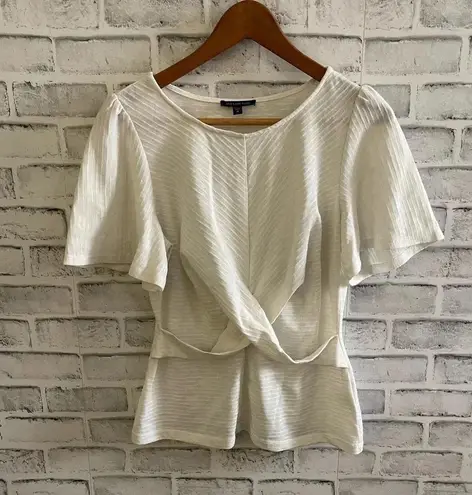 Skies Are Blue Women’s - white twist front textured Top, Size Medium