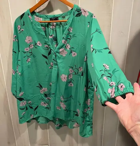 Cute Tahari Woman 1X avocado cherry blossom flowy 3/4 sleeve top v