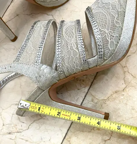 De Blossom Collection Women’s Elegant Strappy Heels