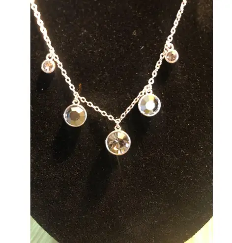 White House | Black Market  EUC Silver Tone Necklace with Gray Stones