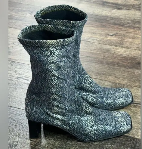 Vero Cuoio Faux Snake Skin Boots Blue Size 7