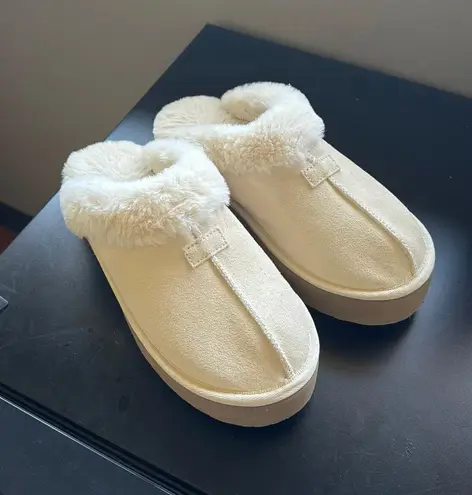 Platform slippers Size 8