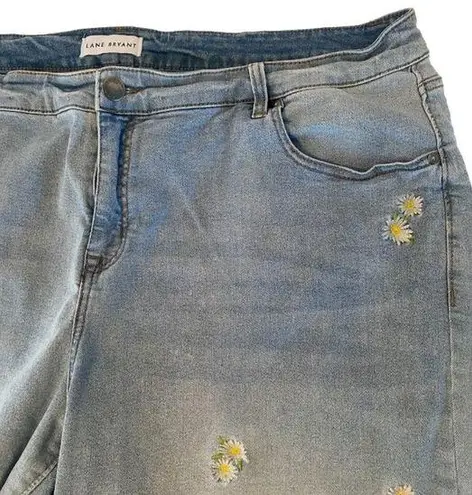 Lane Bryant  Denim Shorts Emroidered Daisies sz 20 raw edge