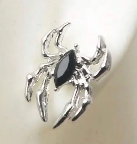 Super cool silver spider earrings with black stone center! New