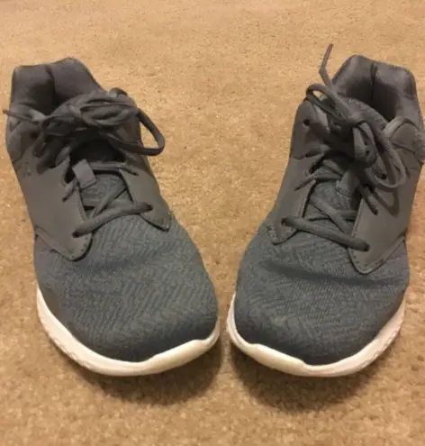 Fila Memory Foam Frame V6 Women's Gray White Athletic Sneakers Shoes Size 9