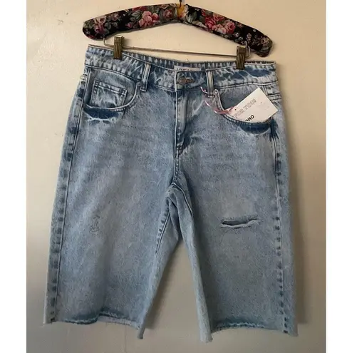 Love Soho Denim Women’s Baggy Bermuda Shorts Size 5 Low Rise Distressed Raw Hem Blue