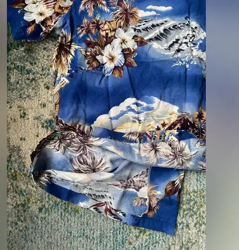 Vintage Hilo Hattie blue pal trees Hawaiian print button down blouse, size XS
