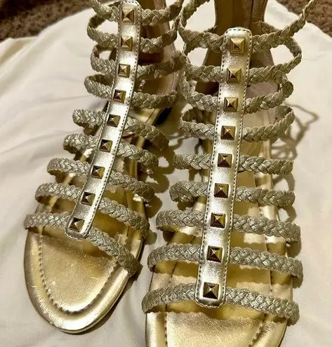 Marc Fisher  GLADIATOR SANDALS 💛