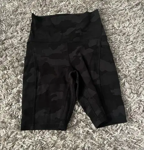 Lululemon  black formation Camo align 8” bike shorts with pockets size 4