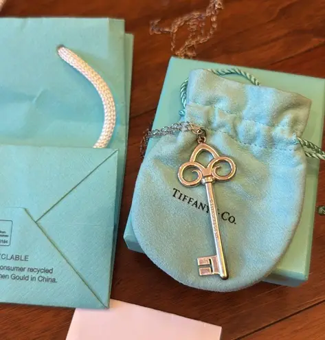 Tiffany & Co. Tiffany co large key with XL chain - Image 1