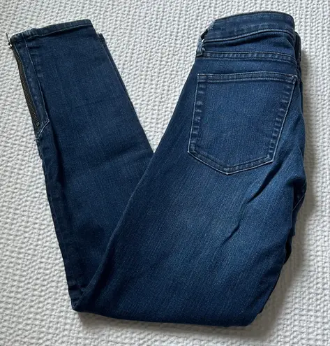 Gap 1969 Gap Jeans W/ Zipper