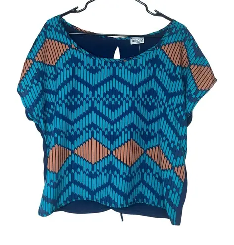 Cozy Casual Women’s Geometric Southwestern Silky Blouse Button Back Boxy NEW Sz L Top Boho