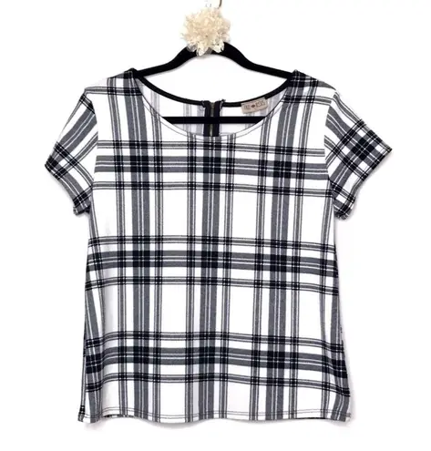 Free Kisses -Black & White Checkered Blouse