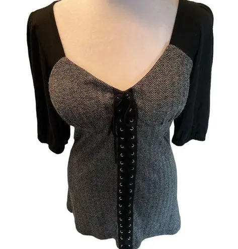 Pretty Good Short Elastic Sleeve Tie Down Front Gray & Black Long Stretchy Top L