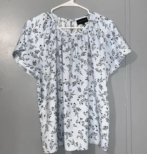Premise Light Blue With Black Floral Print Short Sleeve Pullover Top L