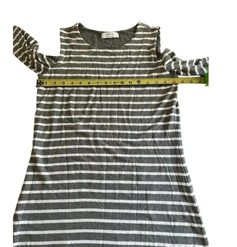 Bailey 44 Gray & White Striped Cold-Shoulder Tunic Top Stretchy Size M