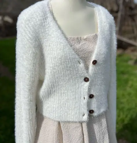 Jun & Ivy  Cropped Fluffy White Cardigan Size L