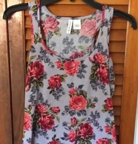 Full Tilt Flower tank top