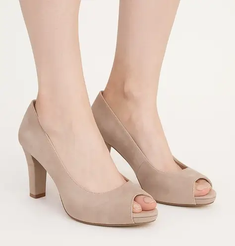 Kelly & Katie Blush Faux Suede Peep Toe Pumps Women’s Size 6