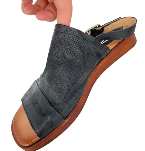 Miz Mooz Guava Black Leather Sandals Size 39 EU 9 US