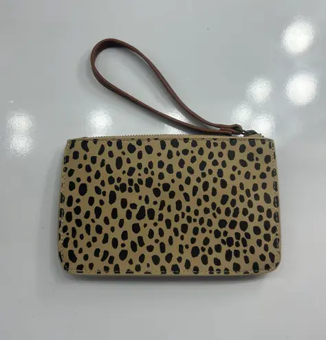 Universal Threads Wristlet Wallet