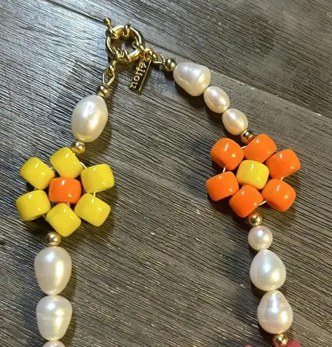 Éliou Cultures Pearls & Pony Bead Flower Necklace White