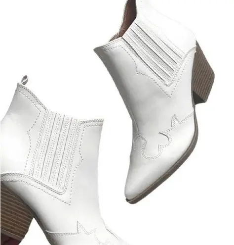 Indigo rd. NEW Alydia Contrasting Stitch Western Boots