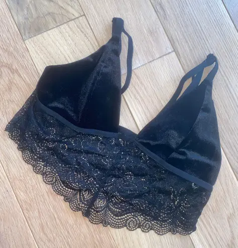 Emma & Sam NWOT Black Lace Velvet Bralette