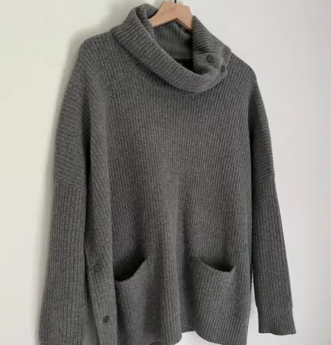 Vince Wool and Yak Turtleneck Sweater with Pockets in Grey Women’s Size Small