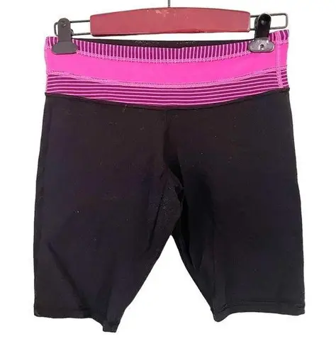 Lululemon  Size 6 Black Pink Trim Printed Reverse Groove Bike Shorts Athletic