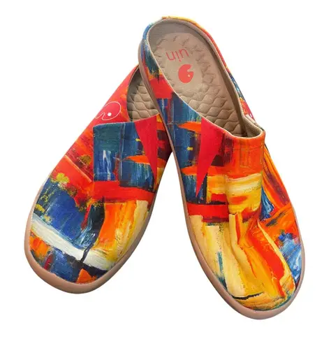 UIN Color Zone Malaga Shoes Women's Size 8.5 Slip On Comfort Wearable Art Red
