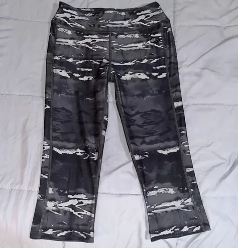 The North Face  Camo Crop Leggings 