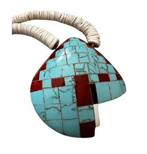 Santo Domingo Shell Festival Necklace with Block Turquoise Blue