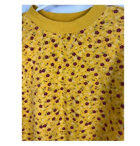 Colsie size medium golden yellow cropped sweatshirt red and white daisies fall Gold