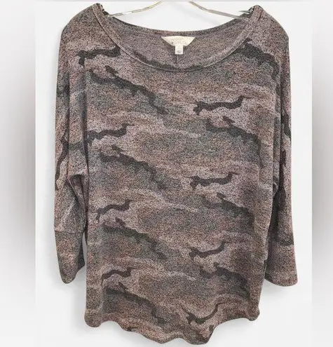 Market & Spruce Camo Print Soft Knit Top | Size Large
