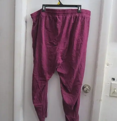 Torrid solid flexible breezy long pants in burgundy red size 2 (2X) plus size.
