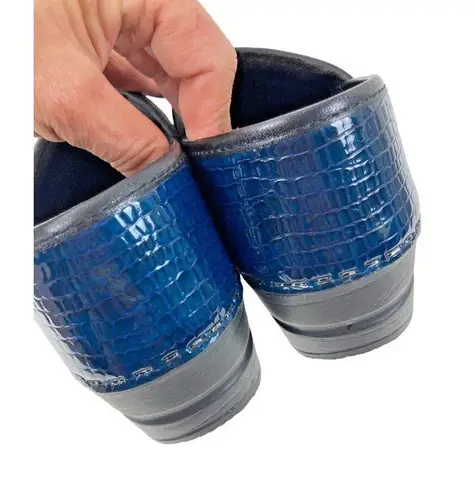 Sanita Blue Croc Embossed Patent Leather Clog Womens EU 37 Comfort Professional