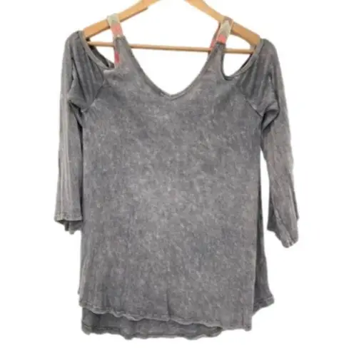 Vintage Havana Women's Cold Shoulder Burnout Distressed Top