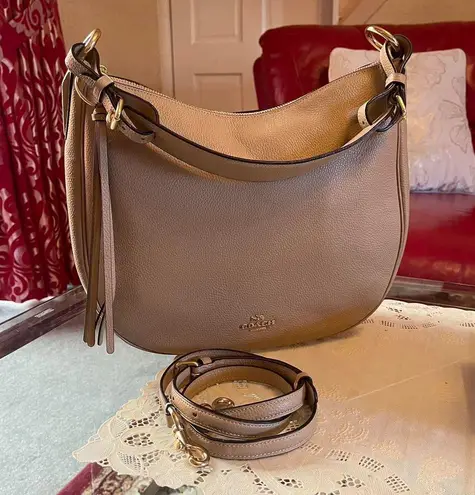 Coach Sutton pebbled leather bag used handful times excellent condition