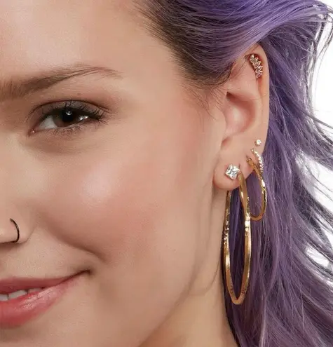 ✨Banger Cubic Zirconia Huggie Hoop Earrings in 10K Solid Gold✨ Gold