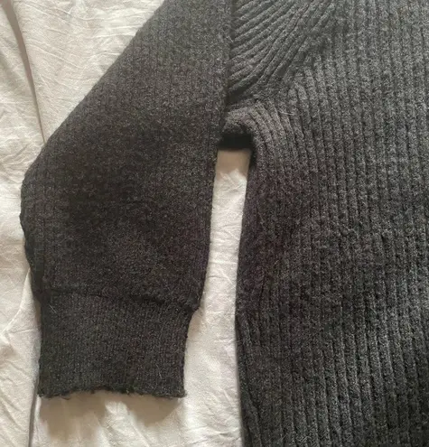 Melrose and Market Cutout turtle neck