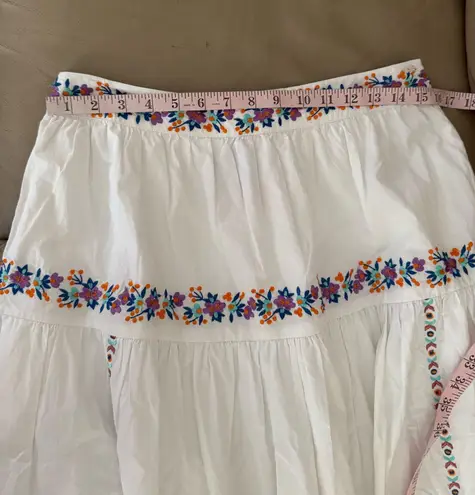 NWOT Banjanan Antonia Skirt Srinagar Embroidered White. MSRP $345. Size L White Size L
