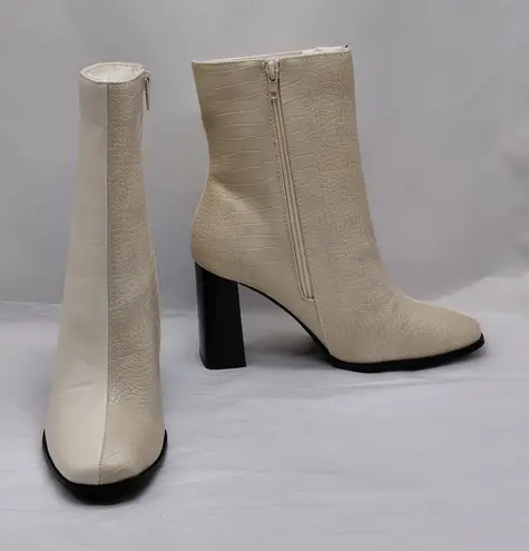 Journee Collection Womens 8.5 Ivory Vegan Leather Croc Chunky Block Heel Boots